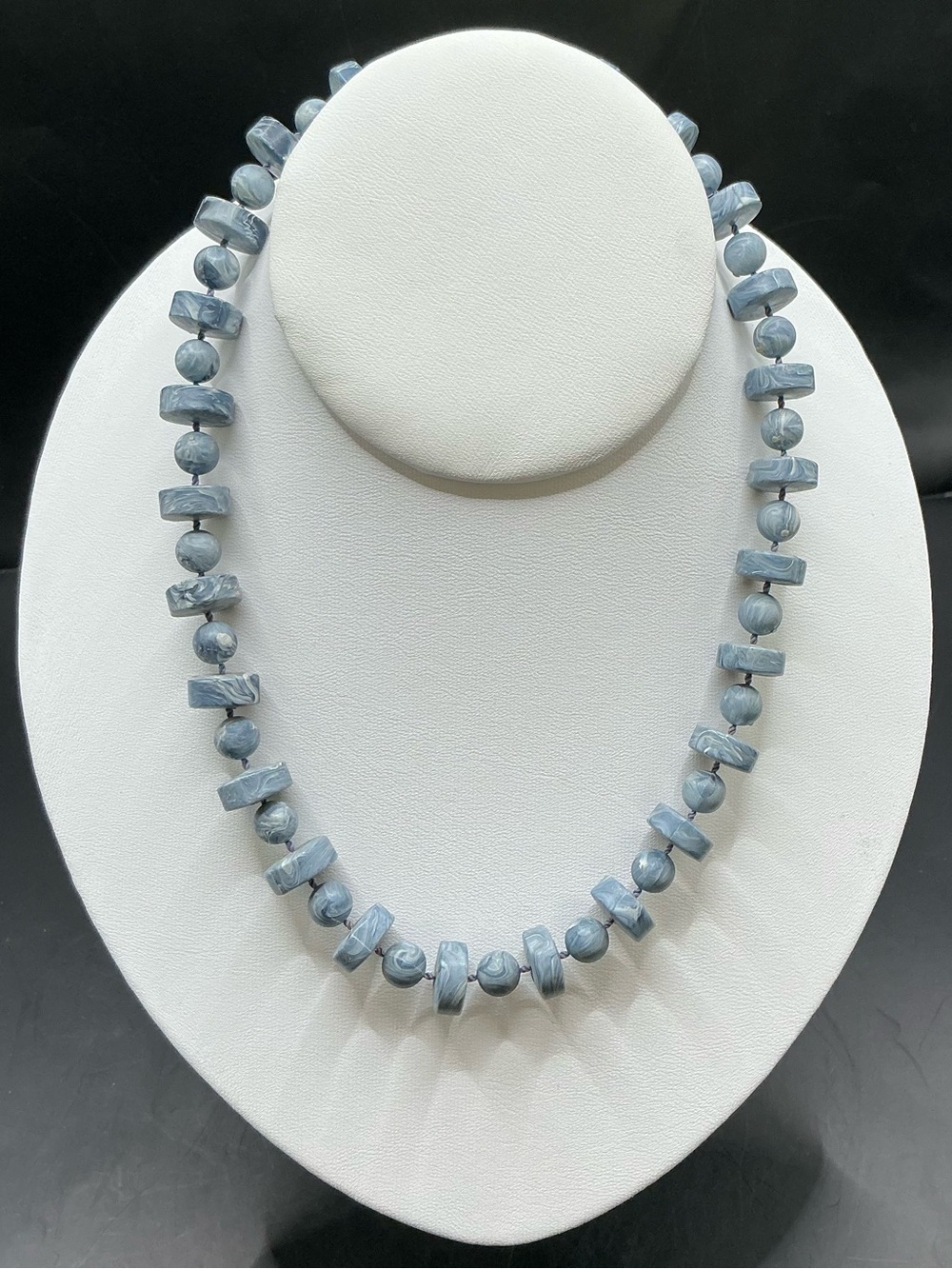 SARAH COVENTRY WOOD BLUE WHITE SWIRL BEADED STRAND NECKLACE